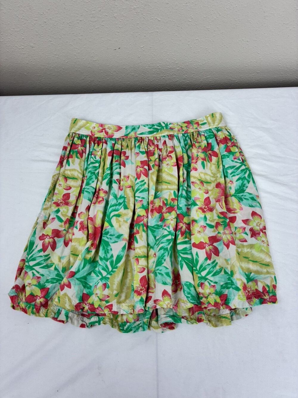 American Eagle Outfitters Floral Pleated Mini Skirt Womens Size S/P Pockets